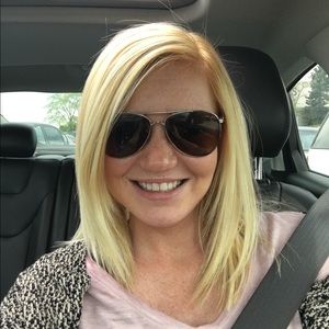 Meet your Posher, Stephanie